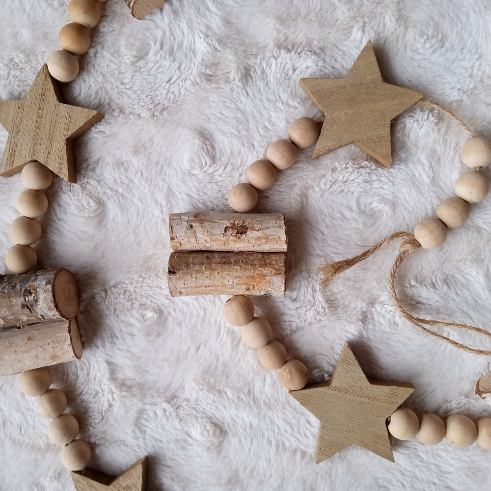 Garland Natural Wood Beads Star Decor - Picture 8 of 8
